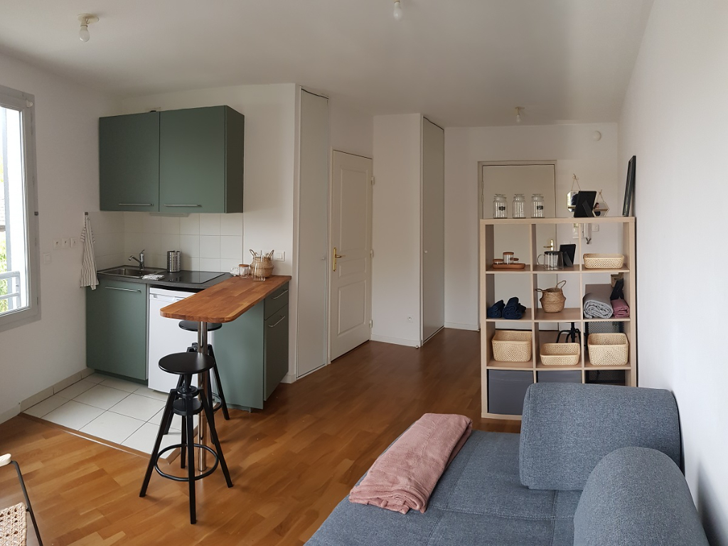 STUDIO MEUBLE REFAIT A NEUF
STUDIO MEUBLE REFAIT A NEUF