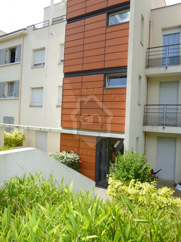 T2 REZ DE JARDIN AVEC GARAGE FERME LYON 8°