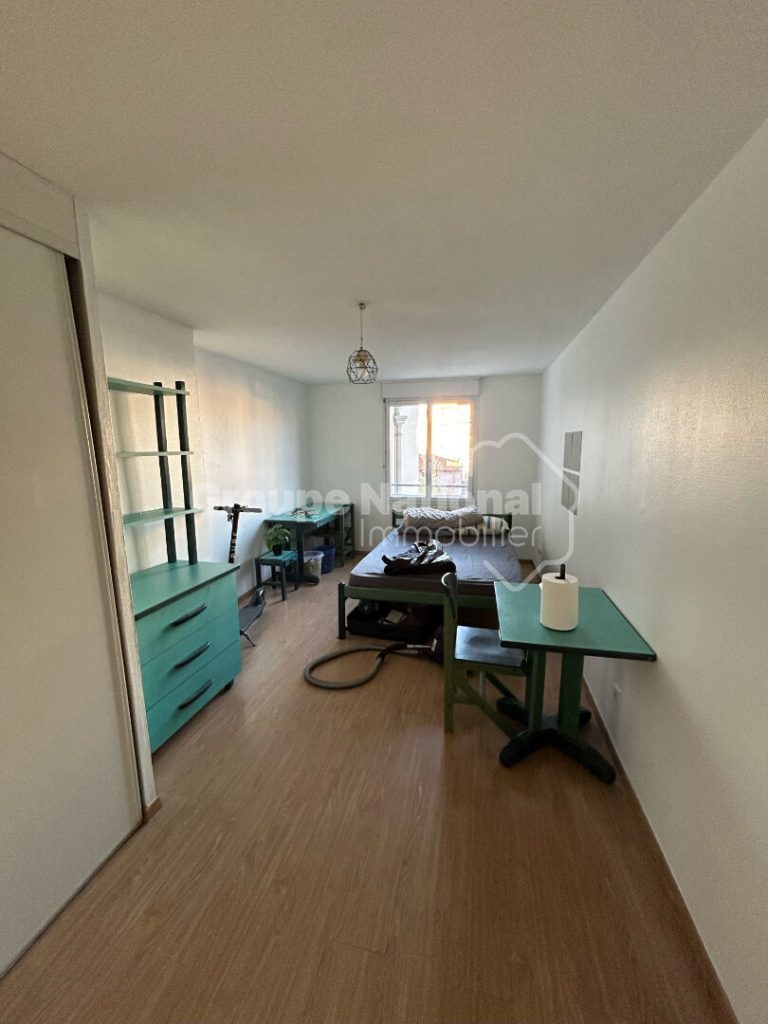 STUDIO MEUBLÉ CALME ET LUMINEUX