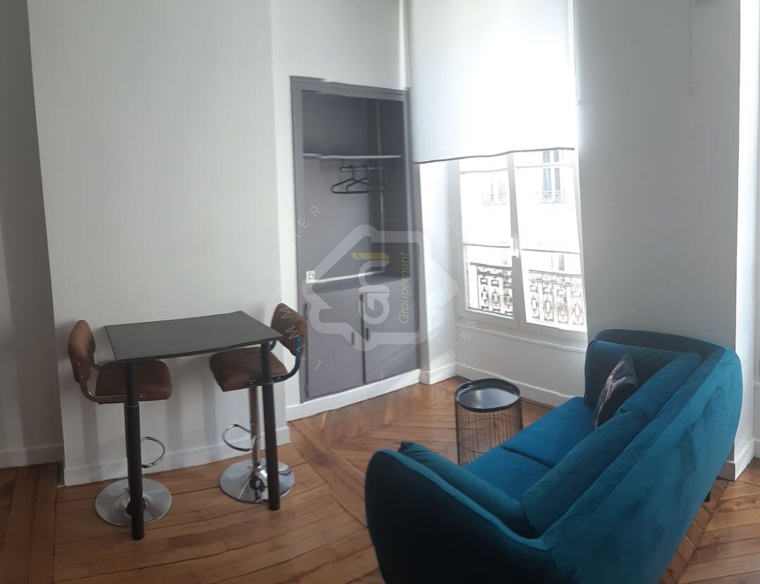 
T1 N°4.1 MEUBLE CENTRE VILLE, CALME ET LUMINEUX
