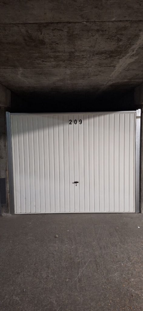 
BOX FERME 12 m²
