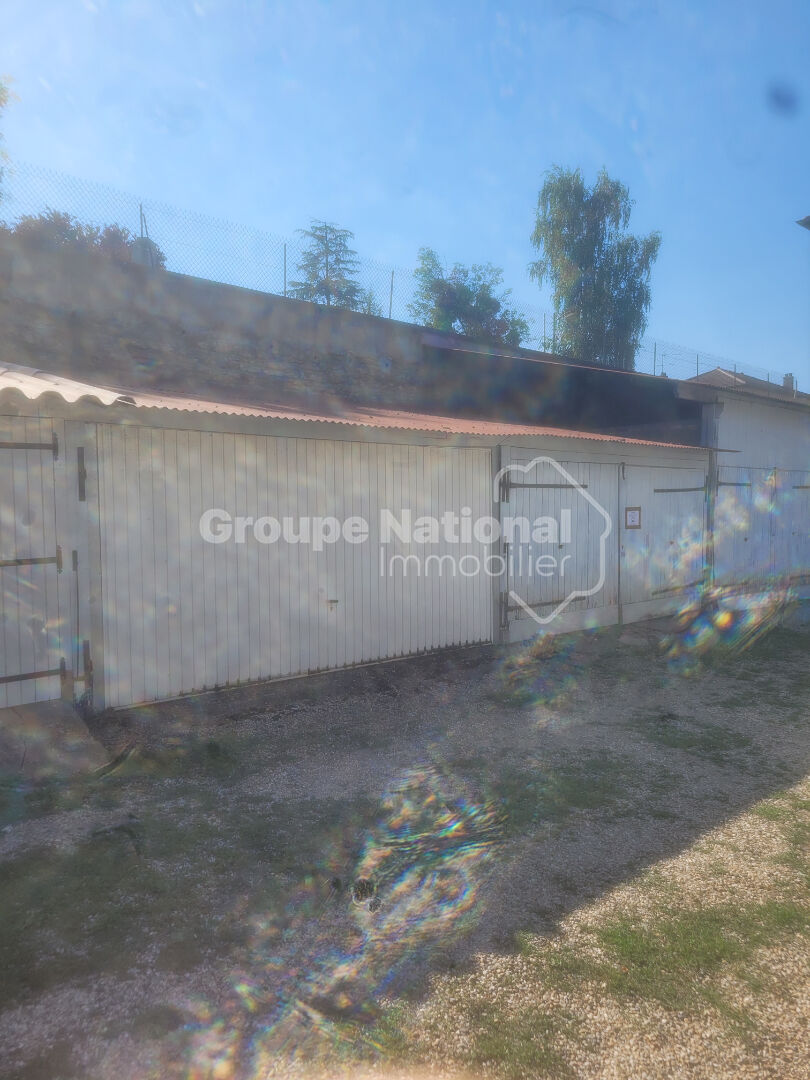 
Garage, Dépôt
